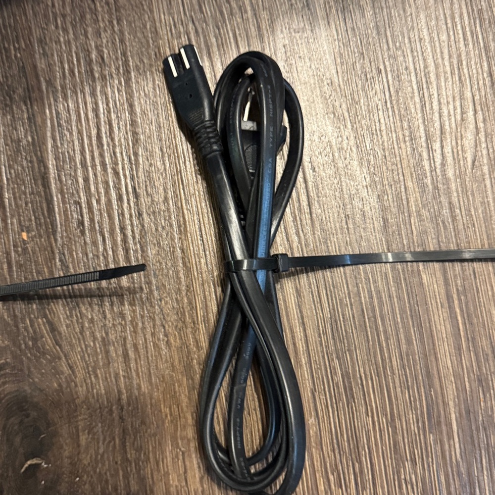 Black 2-Prong Electronic Power Cable (C)